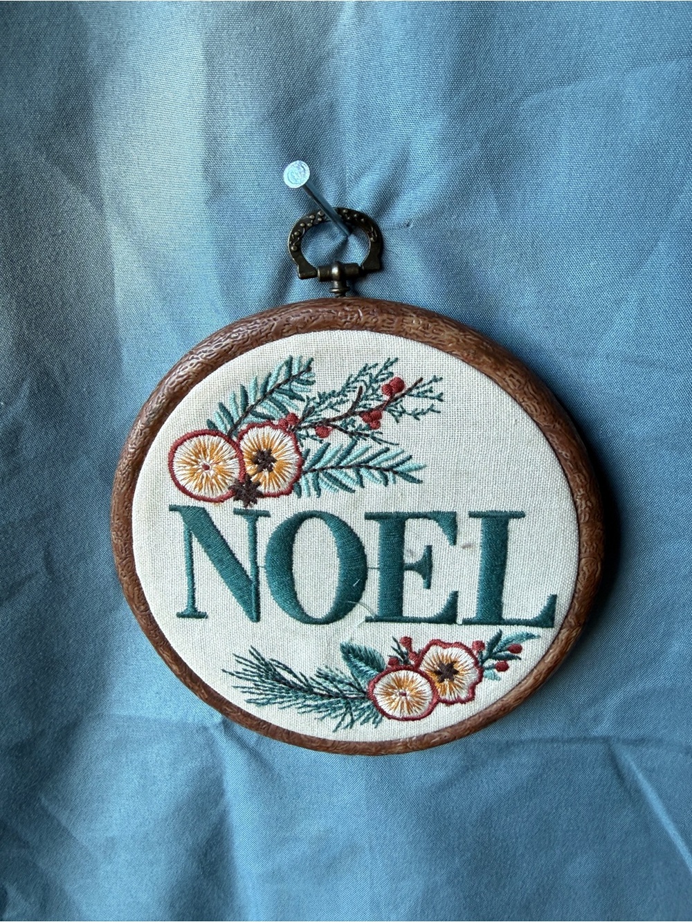 Noel Embroidered Christmas Hoop Wall Hanging Ornament Faux Wood Frame 5.5"